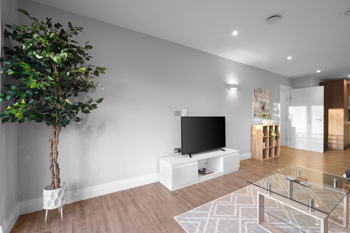 Isleworth Garden Retreat | 3BR 2BA + Gated Parking6