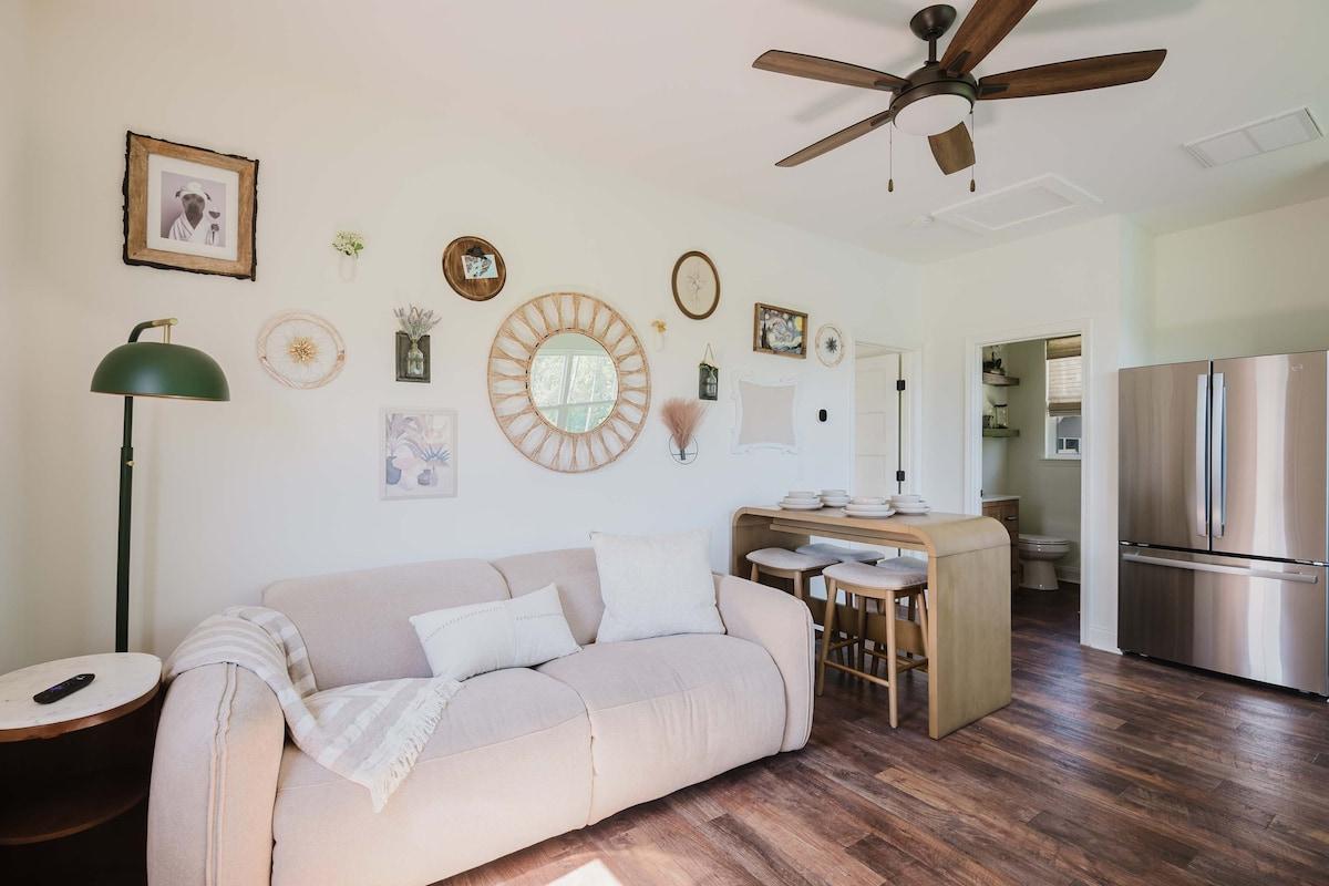 Walk2OldTown! Modern Lux Private Carriage House4
