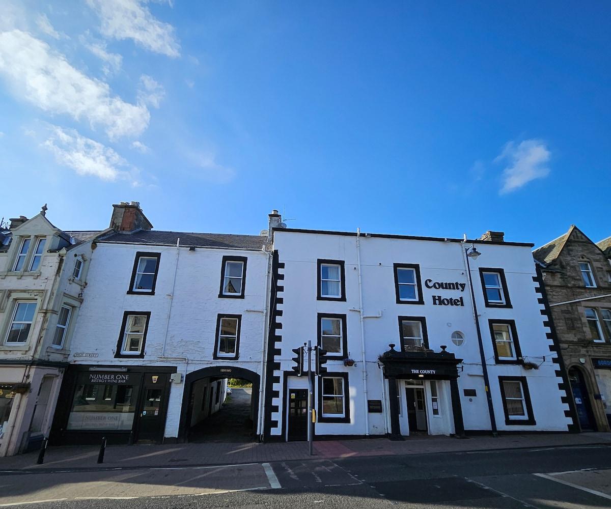 The County Hotel, Selkrik5