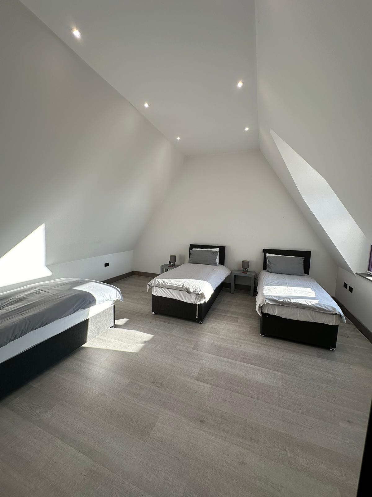 Silvercopse, An Oxfordshire Retreat- 6 bedrooms2