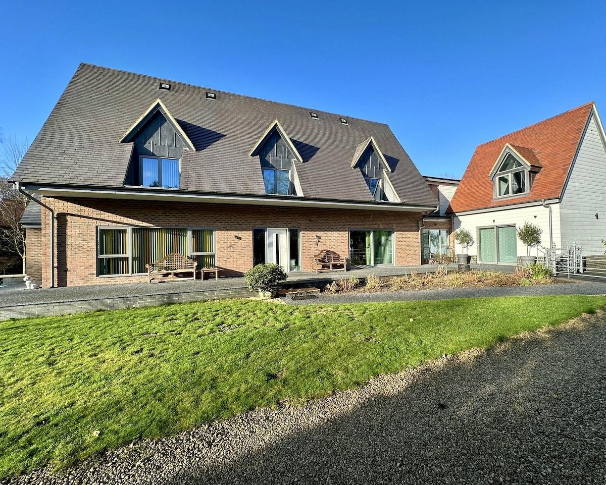 Silvercopse, An Oxfordshire Retreat- 6 bedrooms6