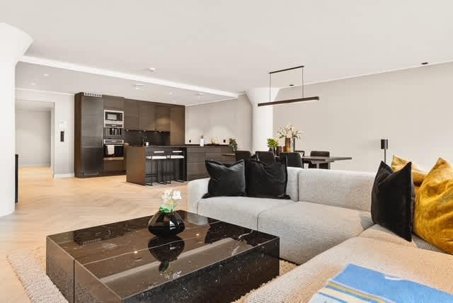 Large Seaside 2BR - Balcony - Harbour city view3
