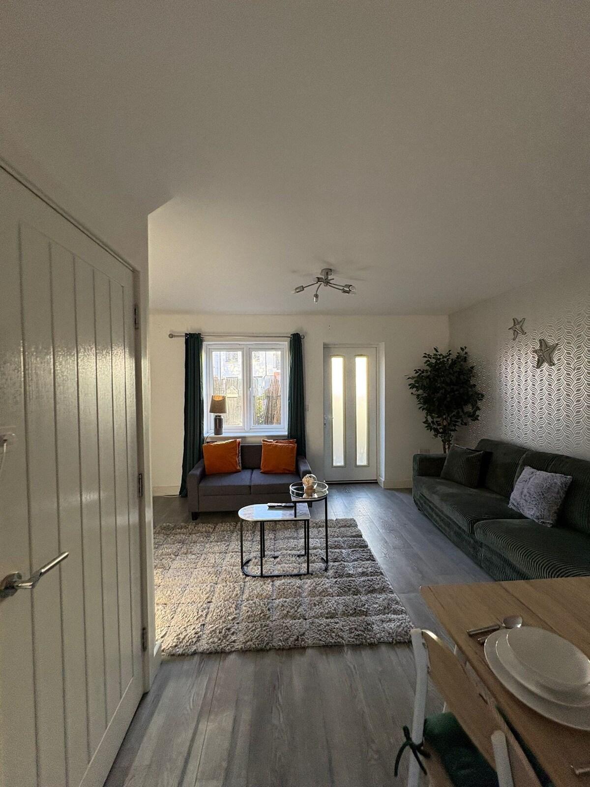 Contractor Stays | Parking | 4BR | 2.5 Baths4
