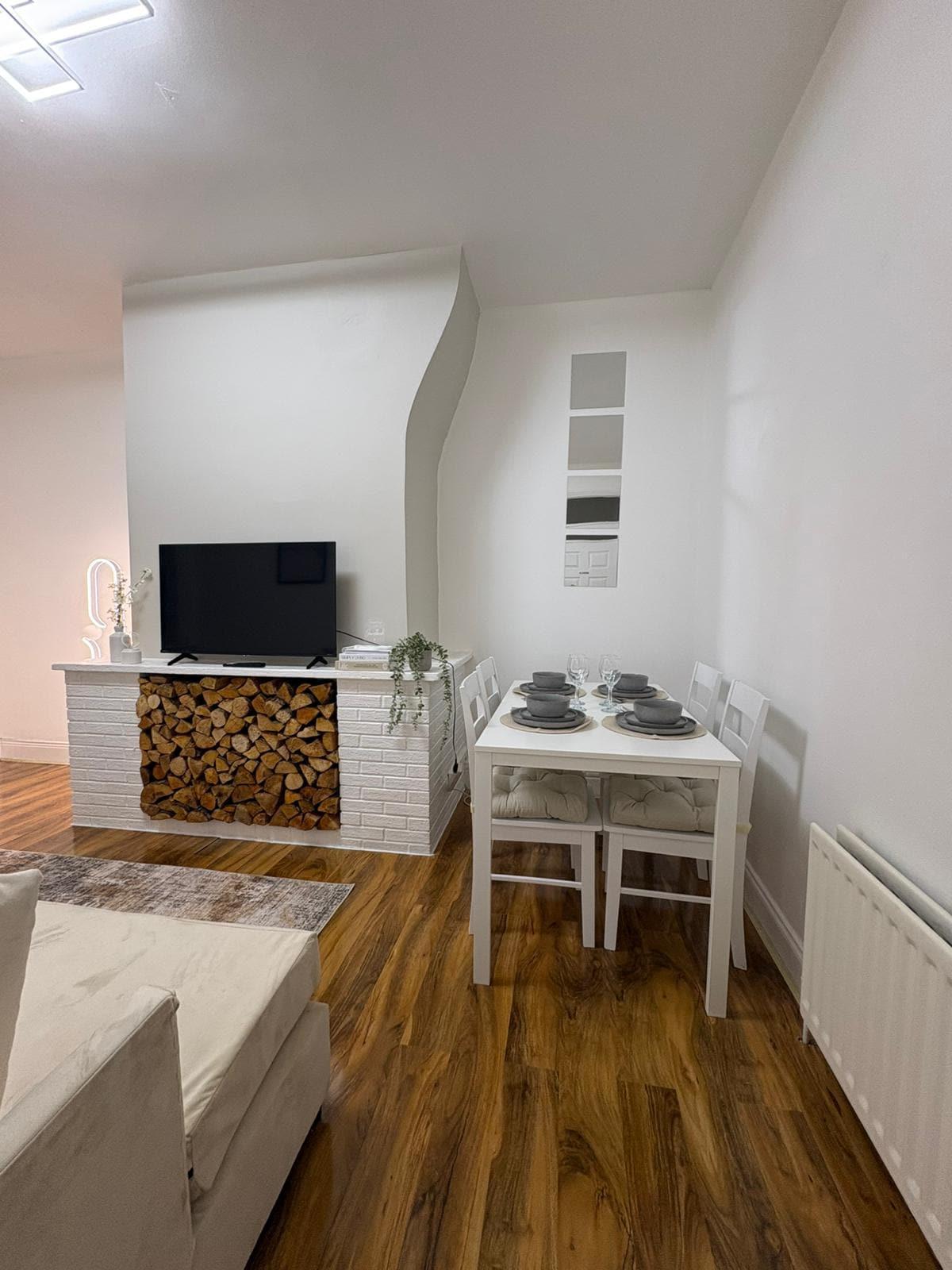 2BR Flat | Parking | Wi-Fi | Near metro Centre6