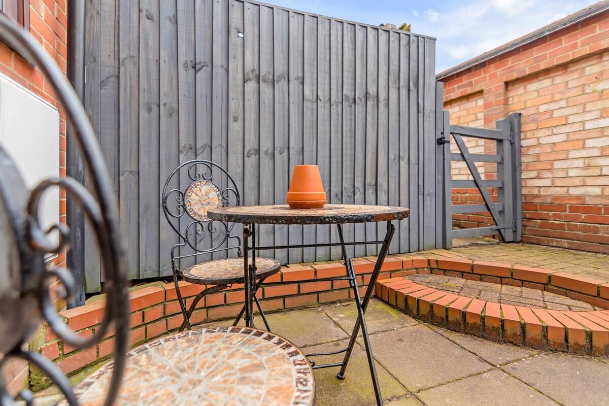 3BR Home | Parking | Dart Board | Pet Friendly6