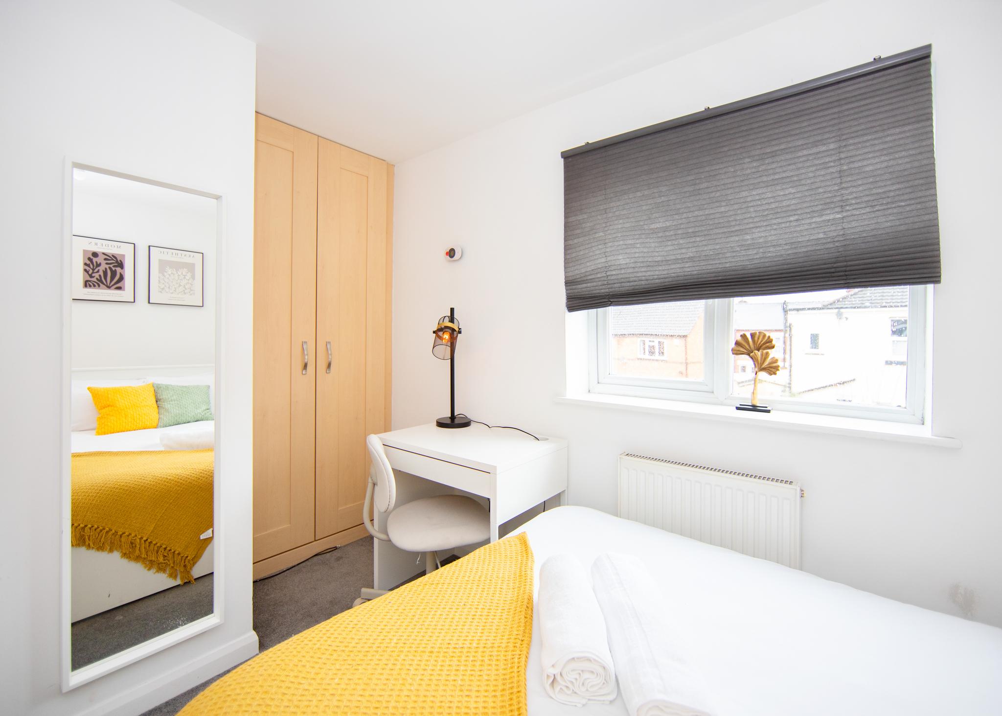 Stylish Town House - Located close to Derby centre3