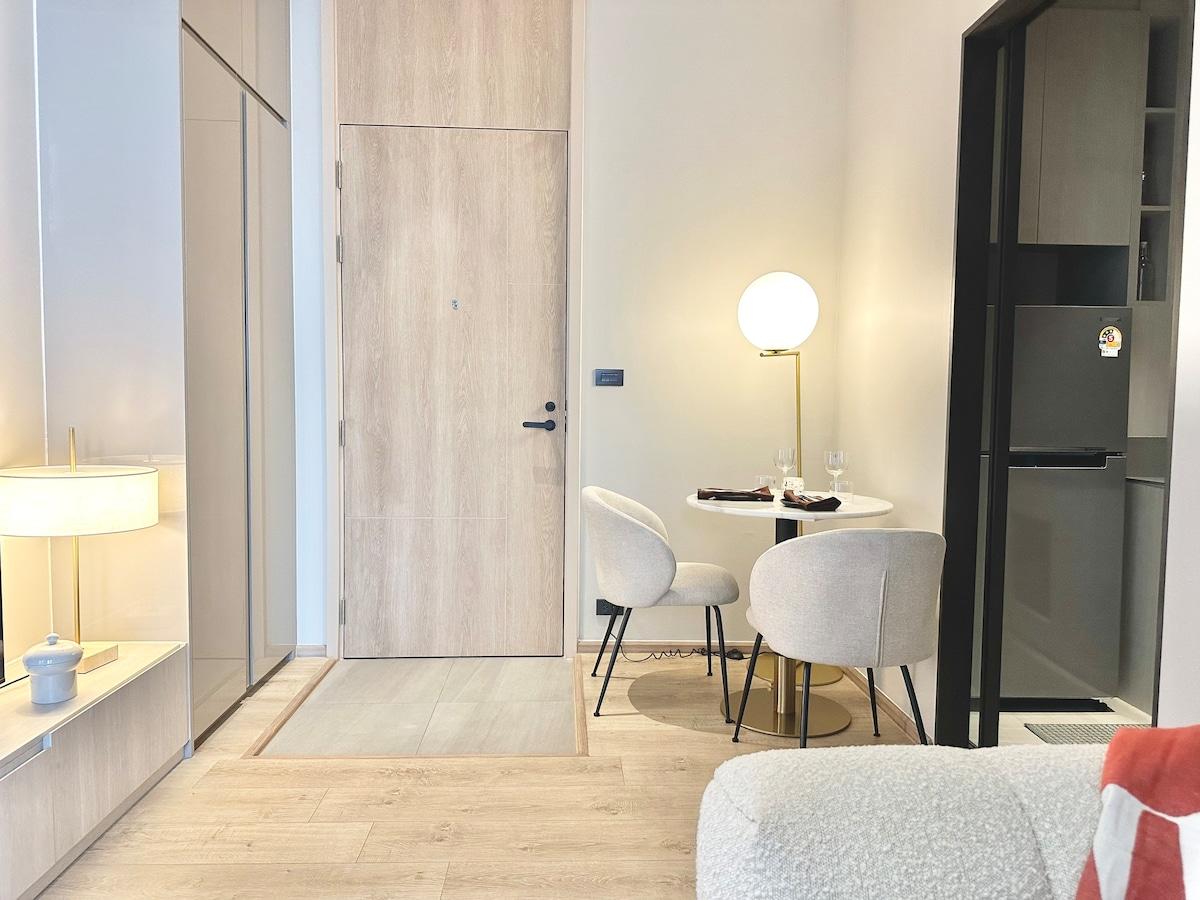 Great Location in Ekkamai | High Floor | Pool/Gym6