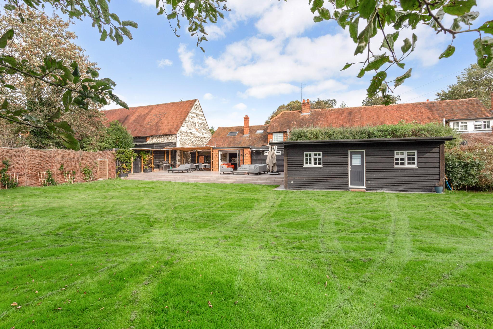 The Fox at Hurley - Delightful Property!6