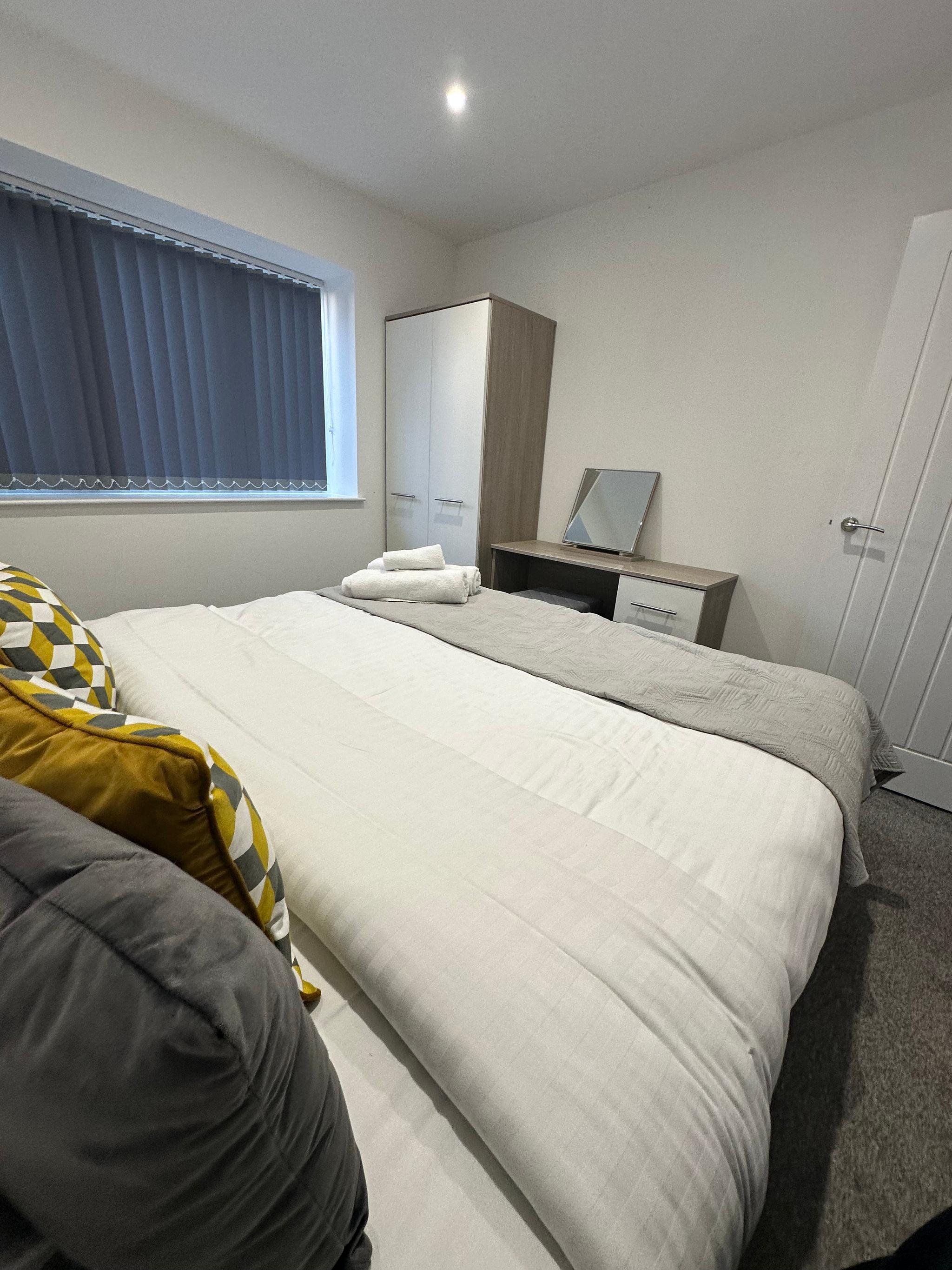 Modern and Comfortable 2 Bed Apartment2