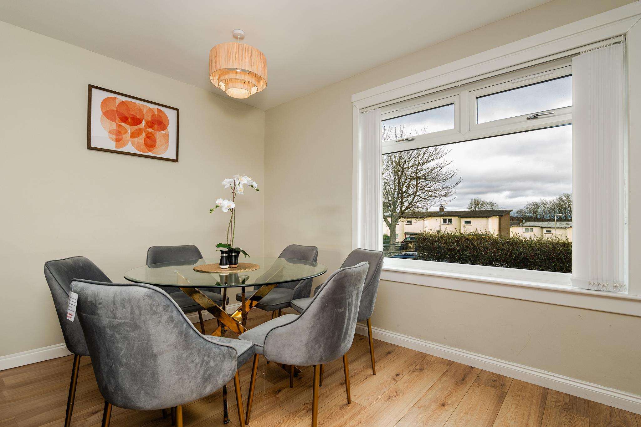 3-Bed House | Sleeps 6 | Work Stay I Van Parking4