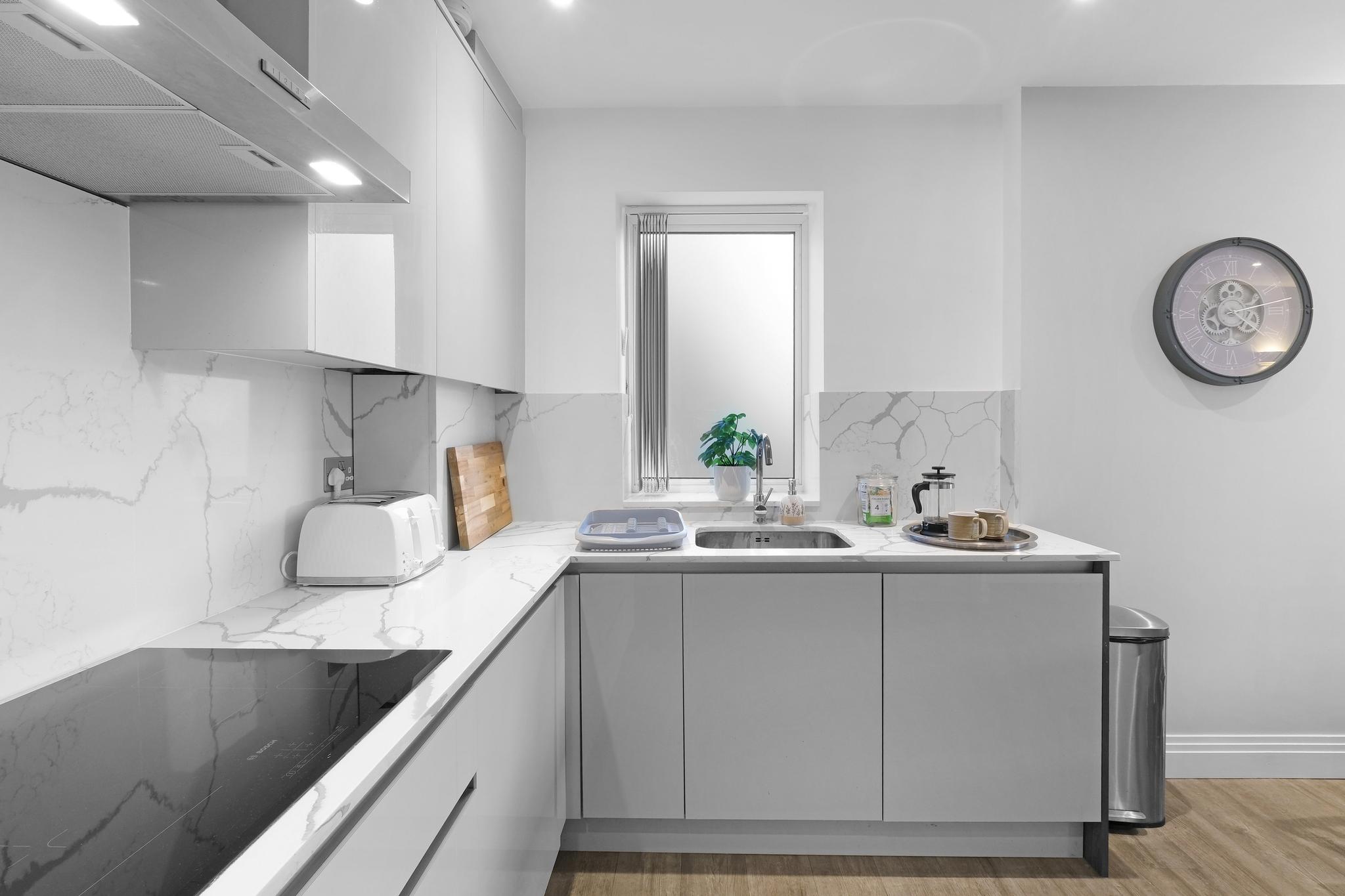Isleworth Garden Retreat | 2BR 2BA + Gated Parking3