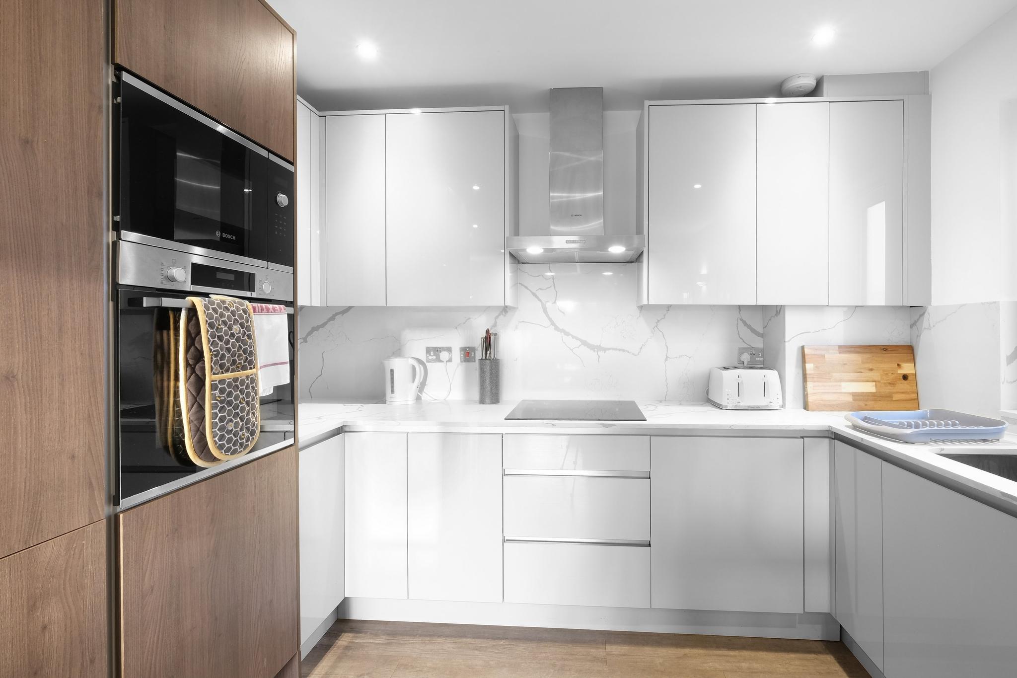 Isleworth Garden Retreat | 2BR 2BA + Gated Parking4