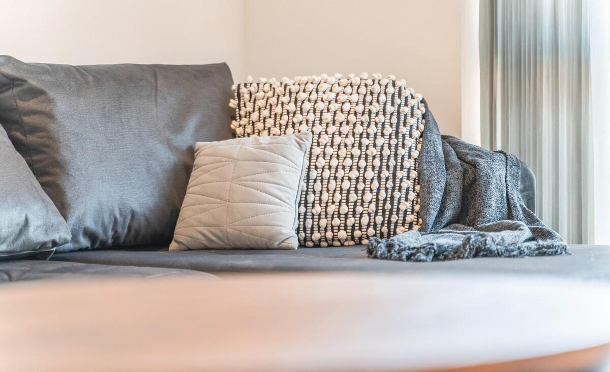 Central Flat with Balcony - Sleeps 66