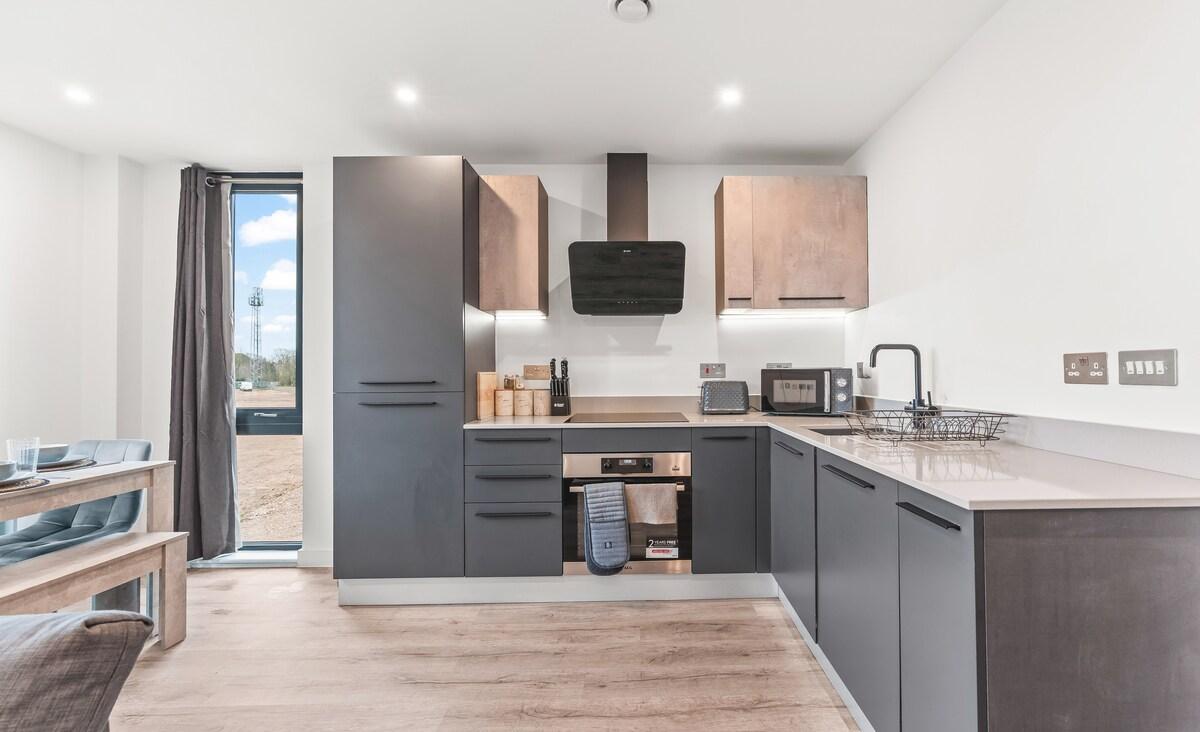 Central Flat with Parking and Gym Sleeps 85