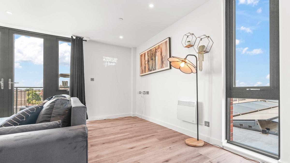 Luxury Penthouse with Hot Tub and Stunning Views5