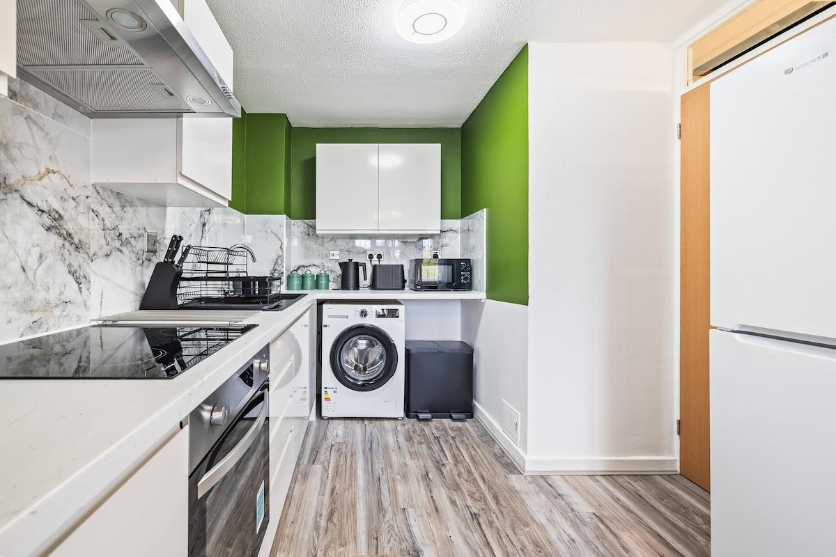 Buckingham | 2 Bedroom | Free Parking | Flat5