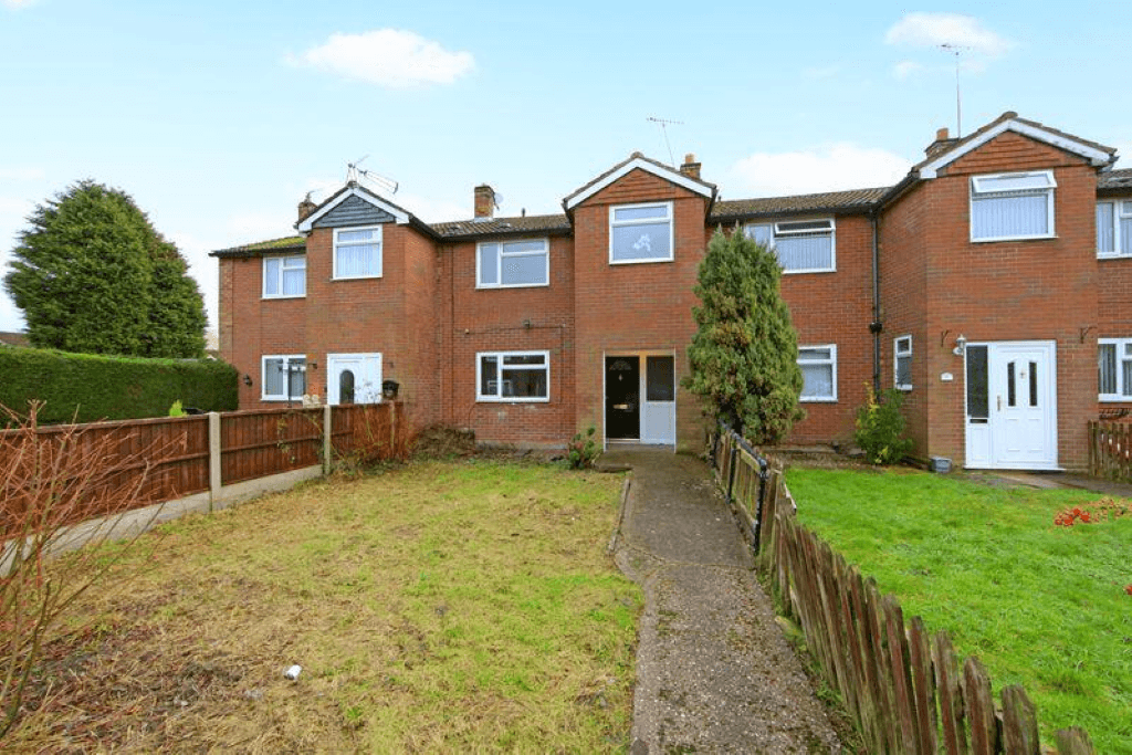 Donnington | 3 Bedroom | Free Parking |2