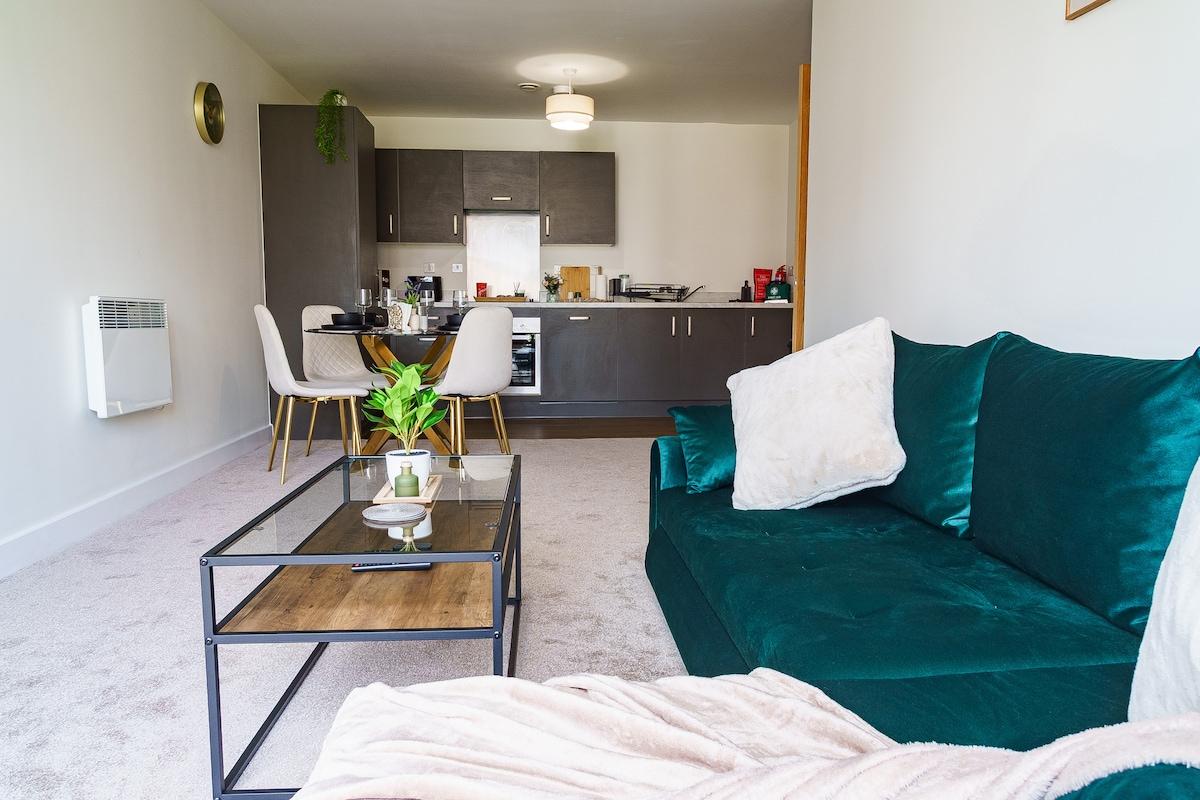2 BR Apartment Manchester City Centre & Salford3