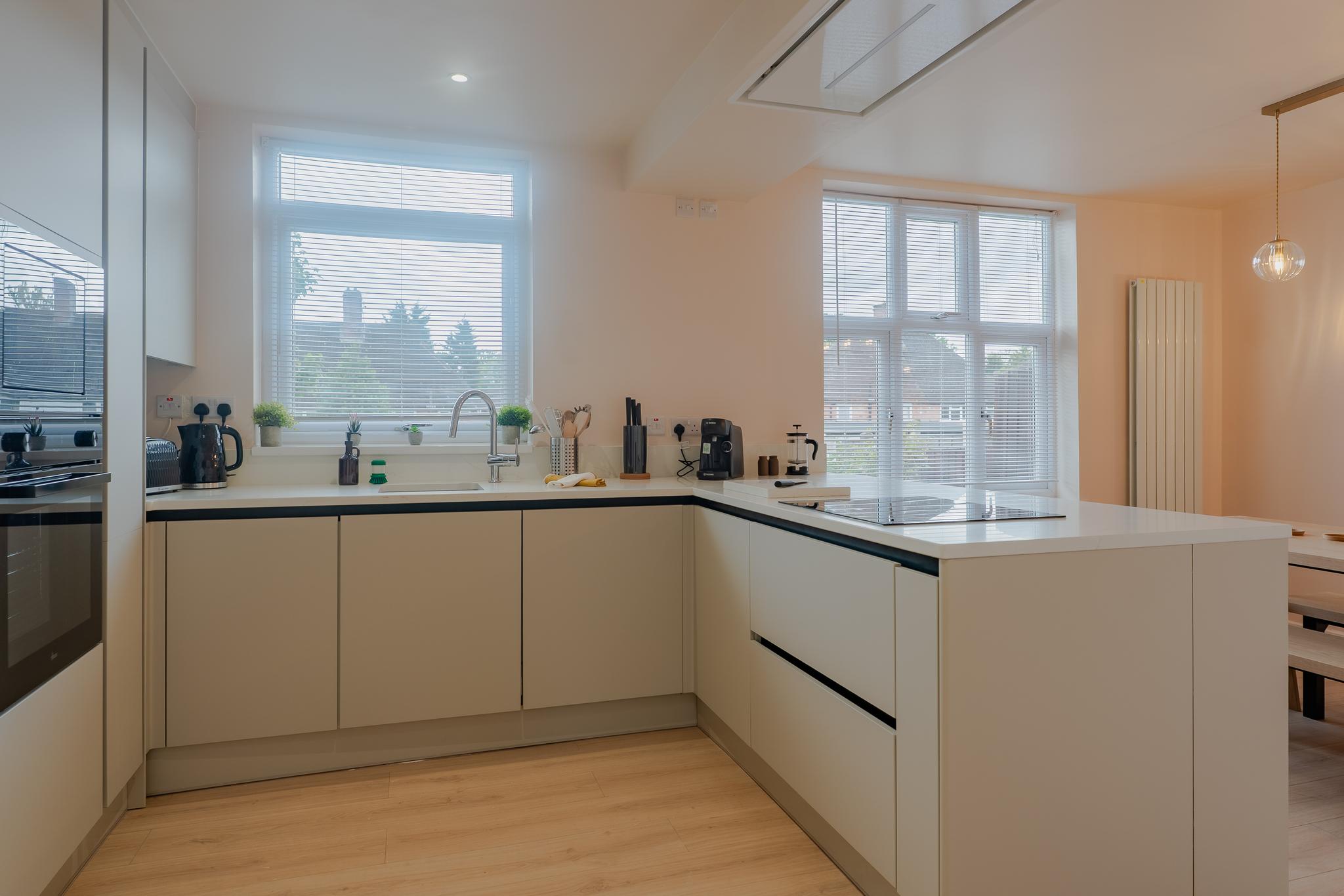 Fox Quarters - Modern Three-Bedroomed Family Home6