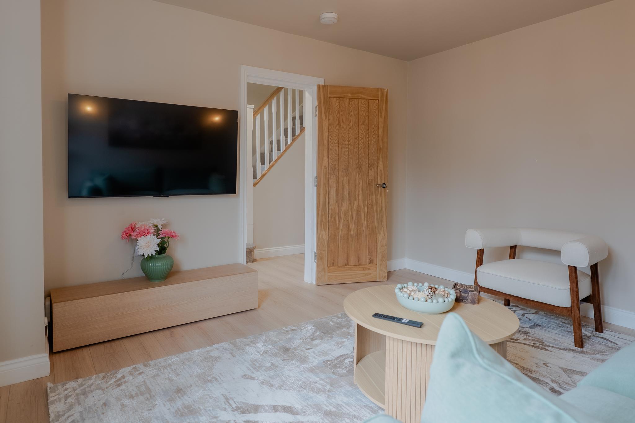 Fox Quarters - Modern Three-Bedroomed Family Home2