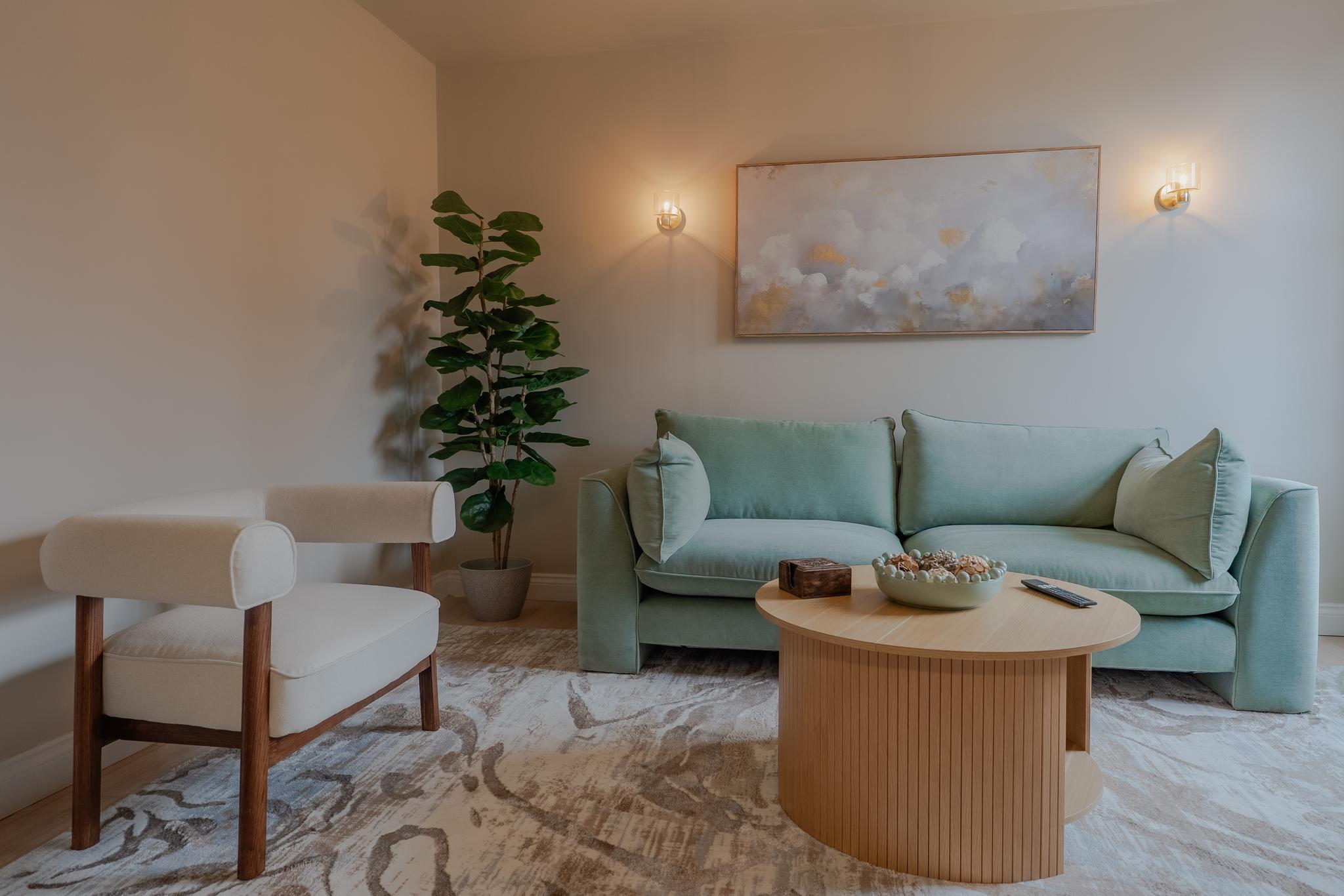 Fox Quarters - Modern Three-Bedroomed Family Home3