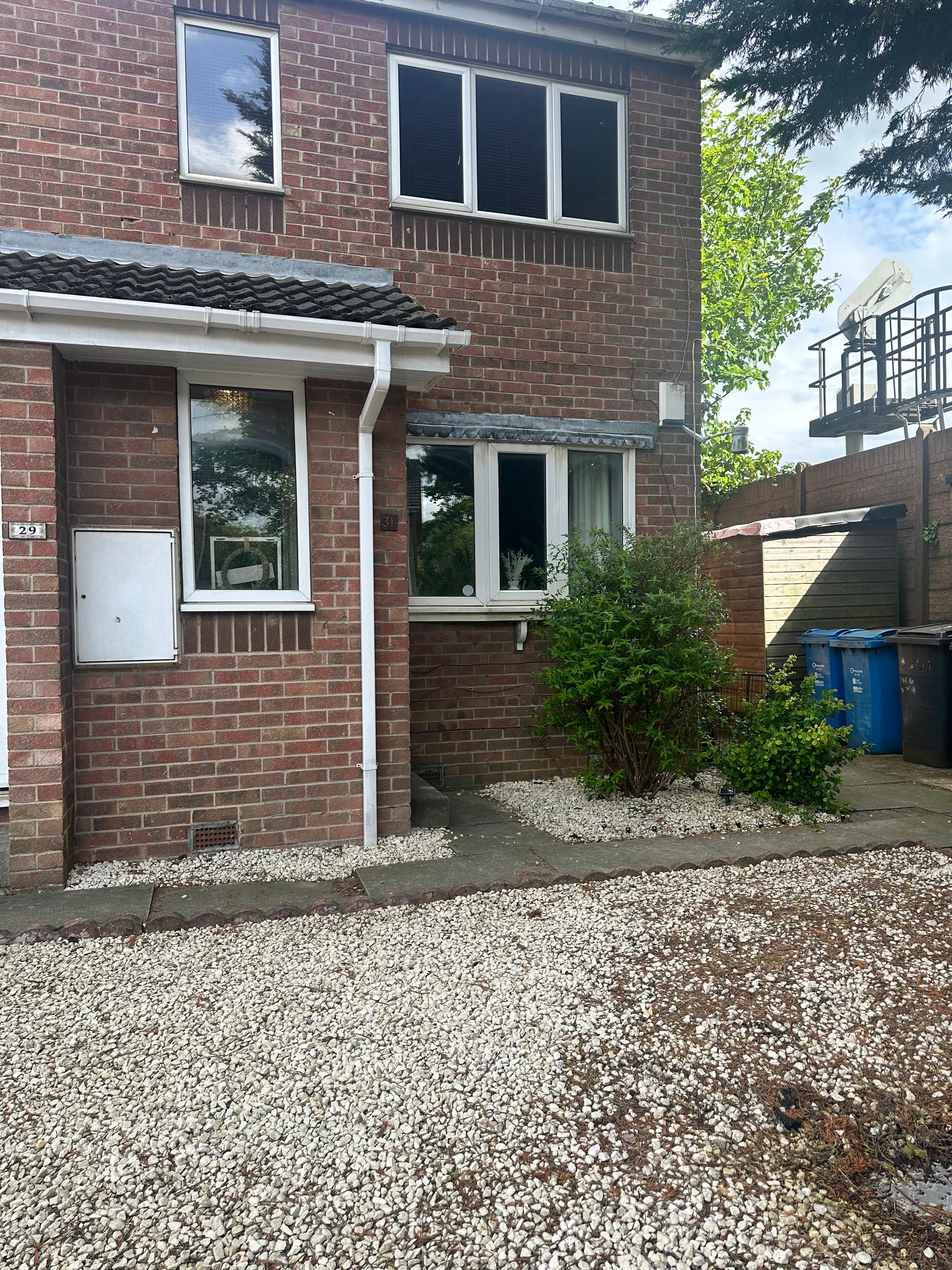 Cosy Ground Floor One Bedroom Flat/ Parking6