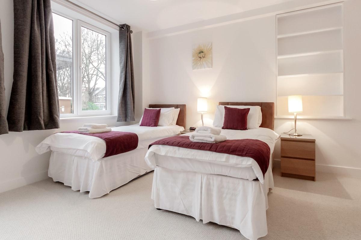 Stunning 1-2 Bedroom Serviced Apartments in Sutton2