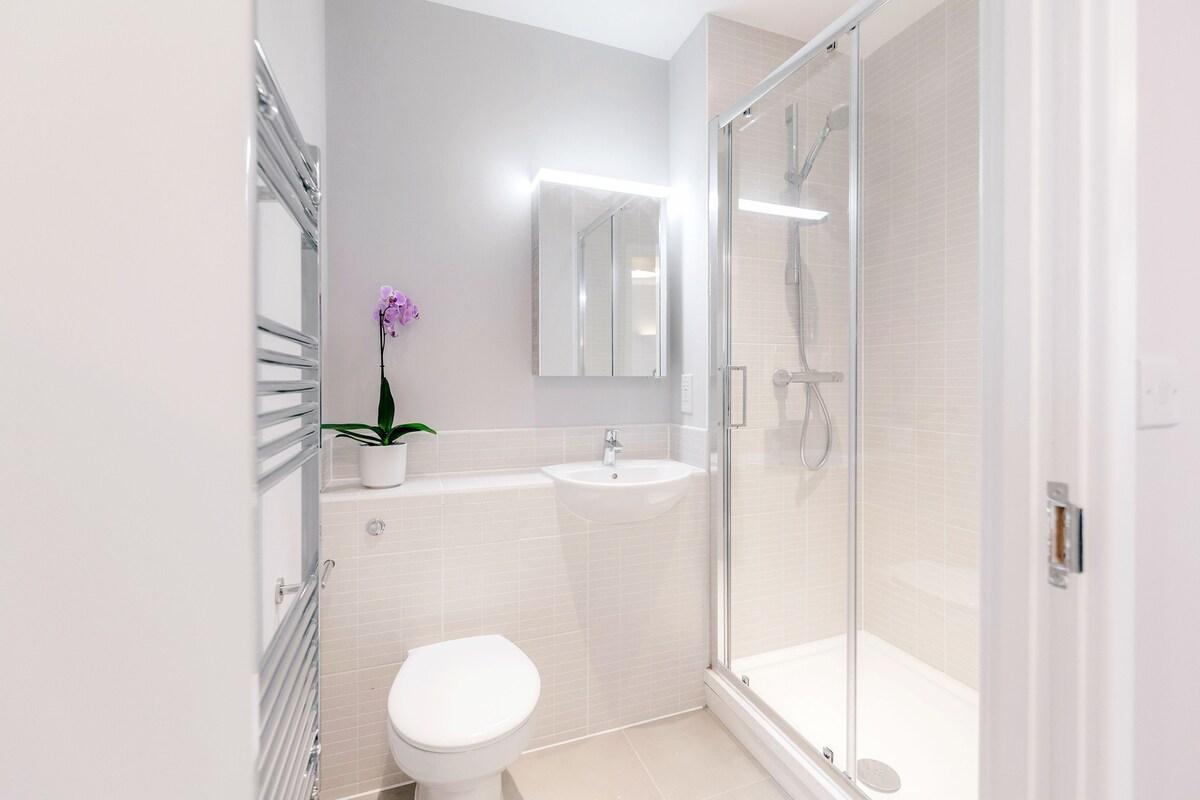 Superb 1-2 Bedroom Serviced Apartments in Croydon3
