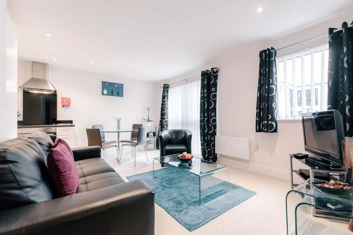 Spacious 1-2 Bedroom Serviced Apartments in Epsom3