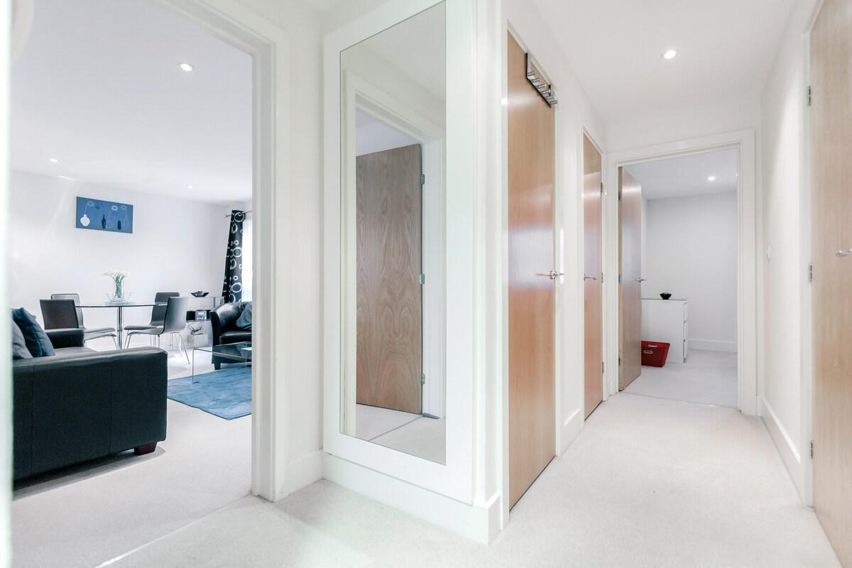 Spacious 1-2 Bedroom Serviced Apartments in Epsom2