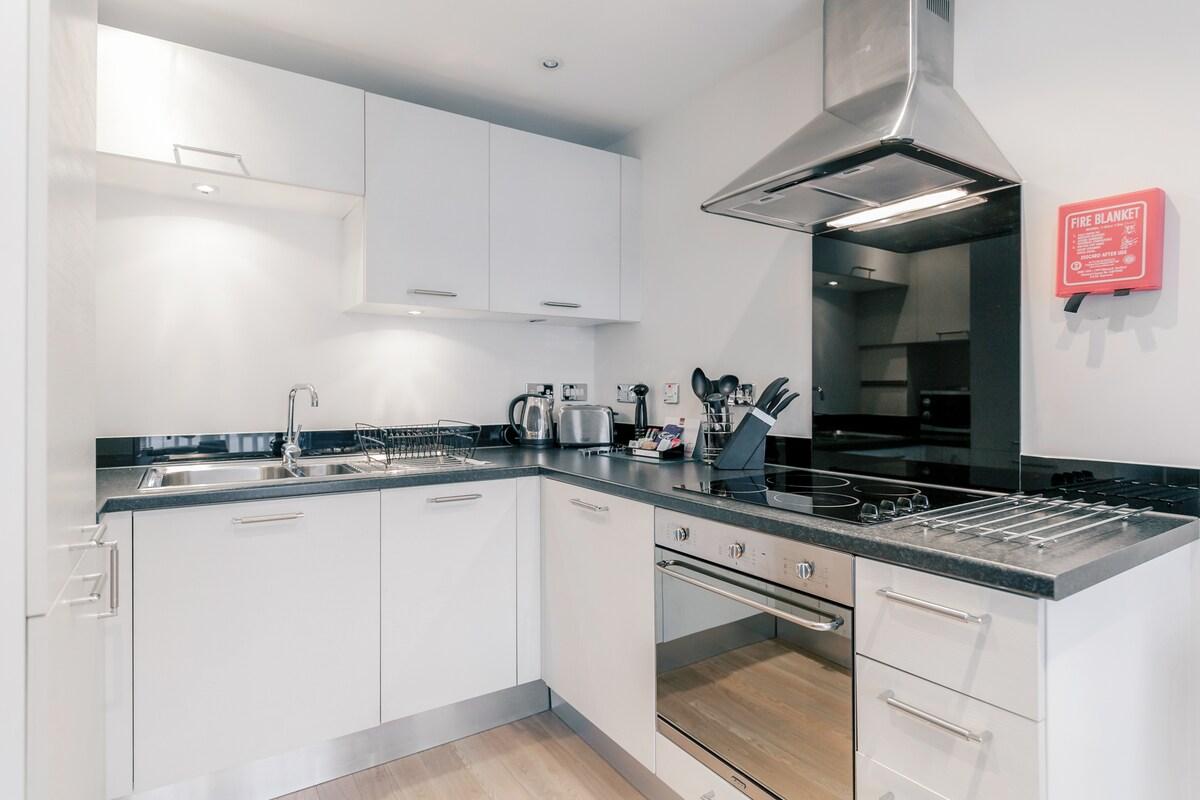 Spacious 1-2 Bedroom Serviced Apartments in Epsom5