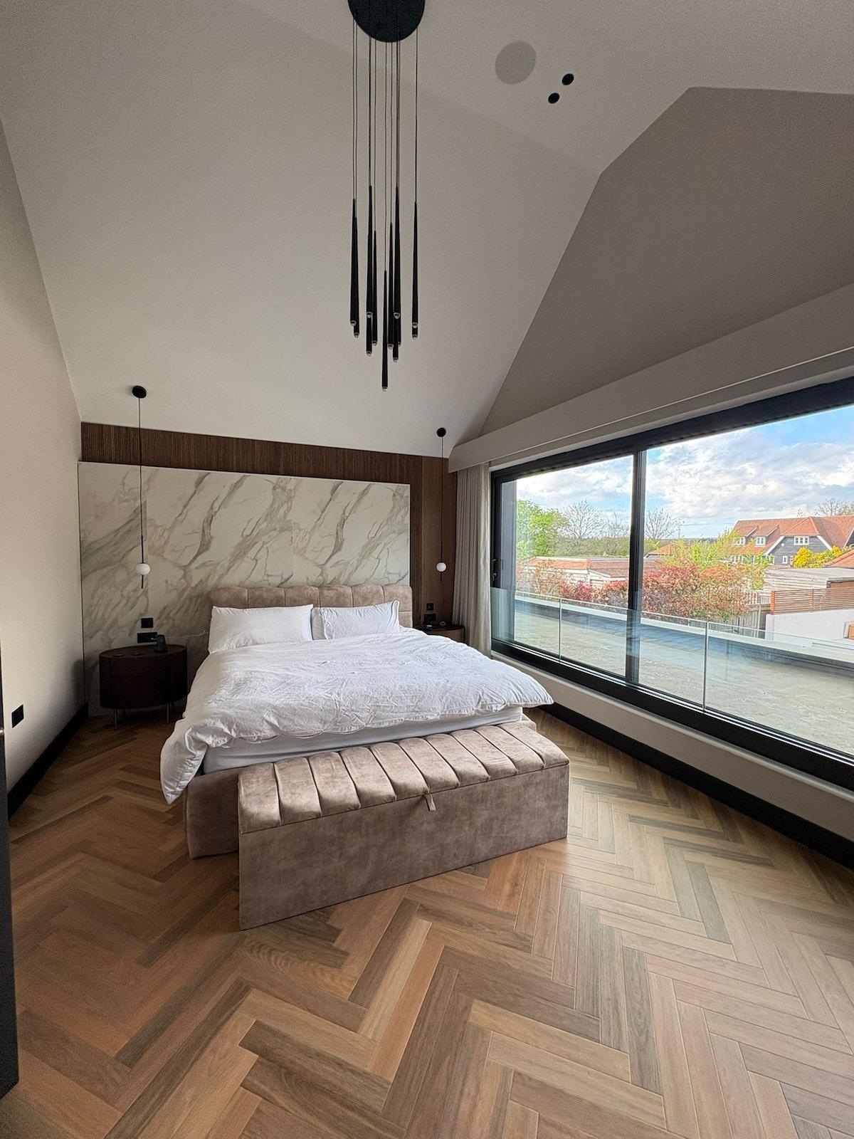 Modern Luxury House Pool Cinema Sauna Games Bar3