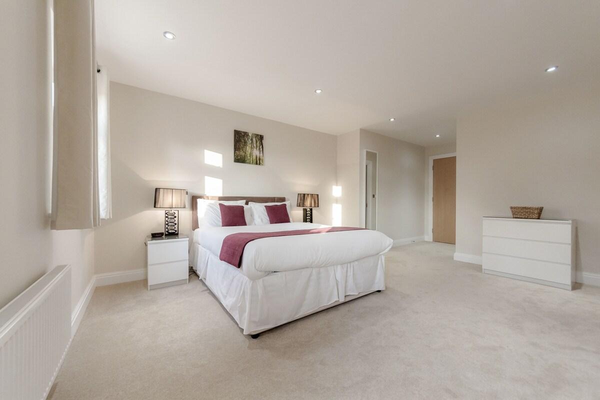 Brilliant 1-2 Bedroom Serviced Apartments in Esher3