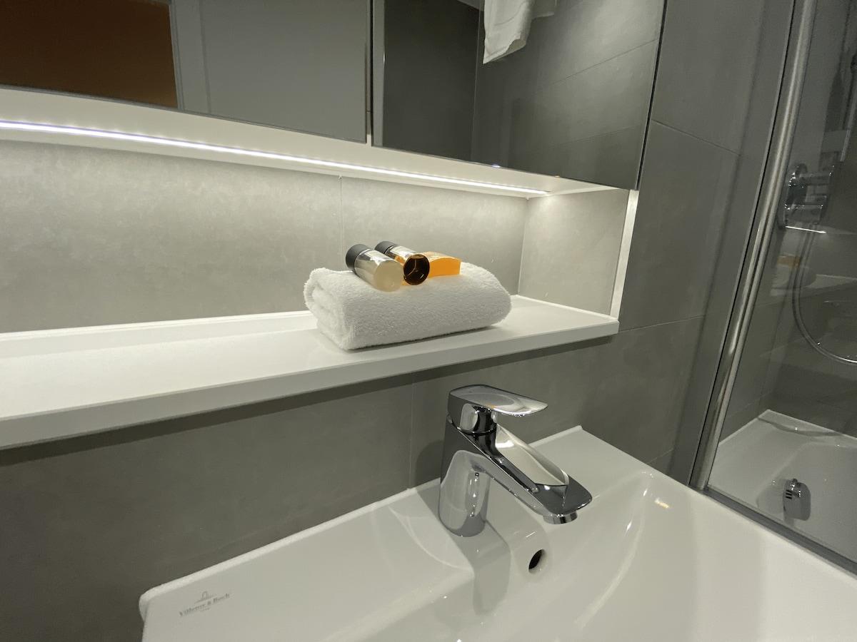 Great 1-3 Bedroom Serviced Apartments in Chertsey4