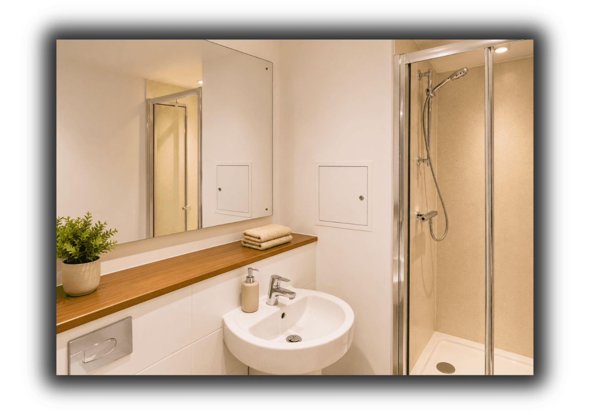 Stylish City Escape near Cavern Quarter, sleeps 42