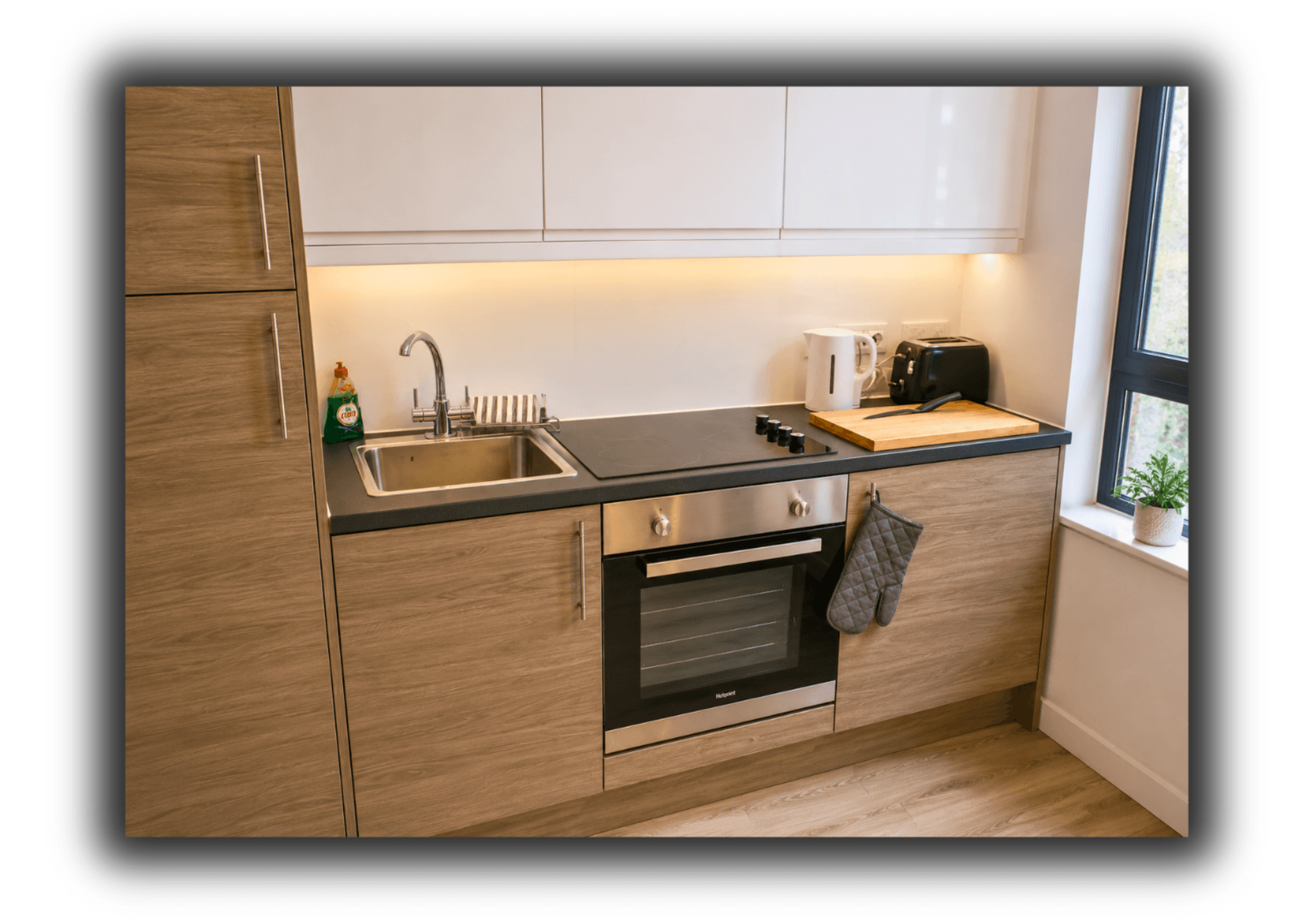 Stylish City Escape near Cavern Quarter, sleeps 45