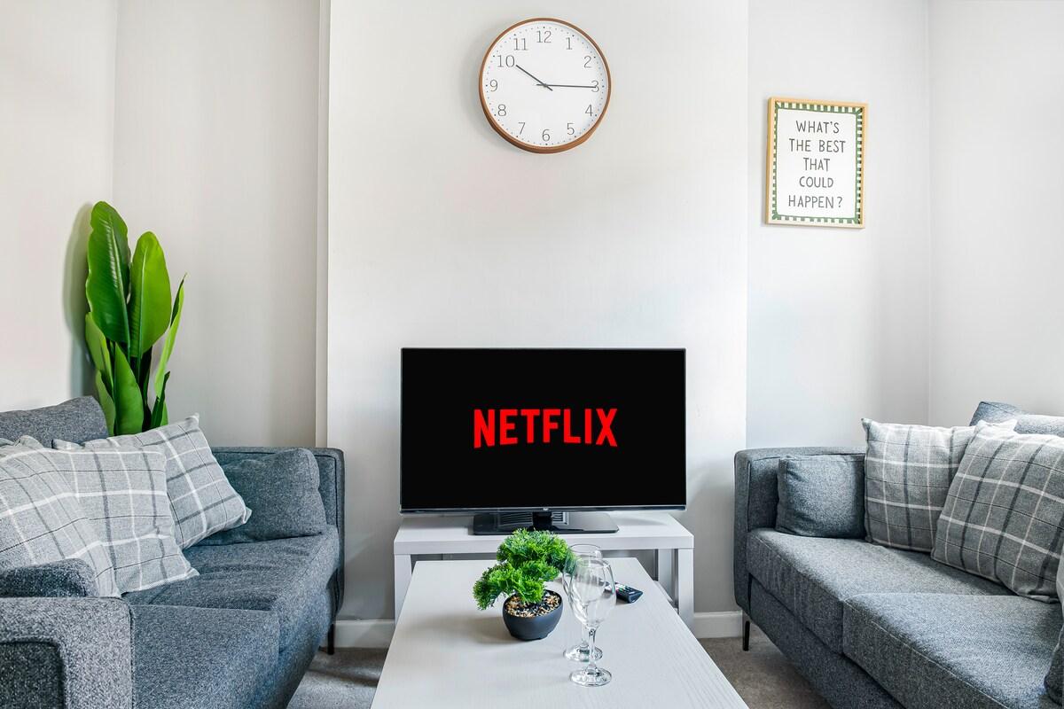 10% OFF CityCentral 2BR Parking, Workspace, Garden3