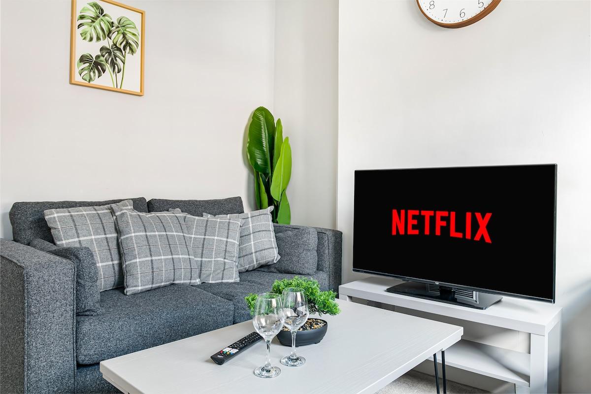10% OFF CityCentral 2BR Parking, Workspace, Garden6