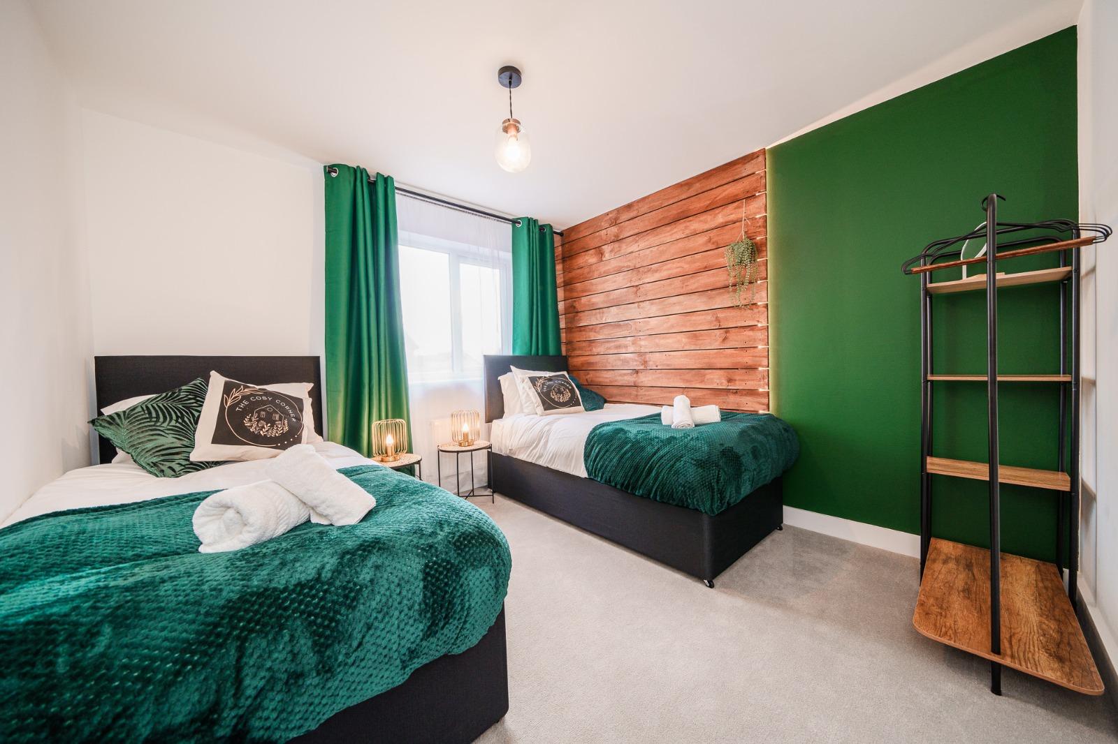 3 Bedrooms, Parking, Trafford, Salford & MCRCentre6