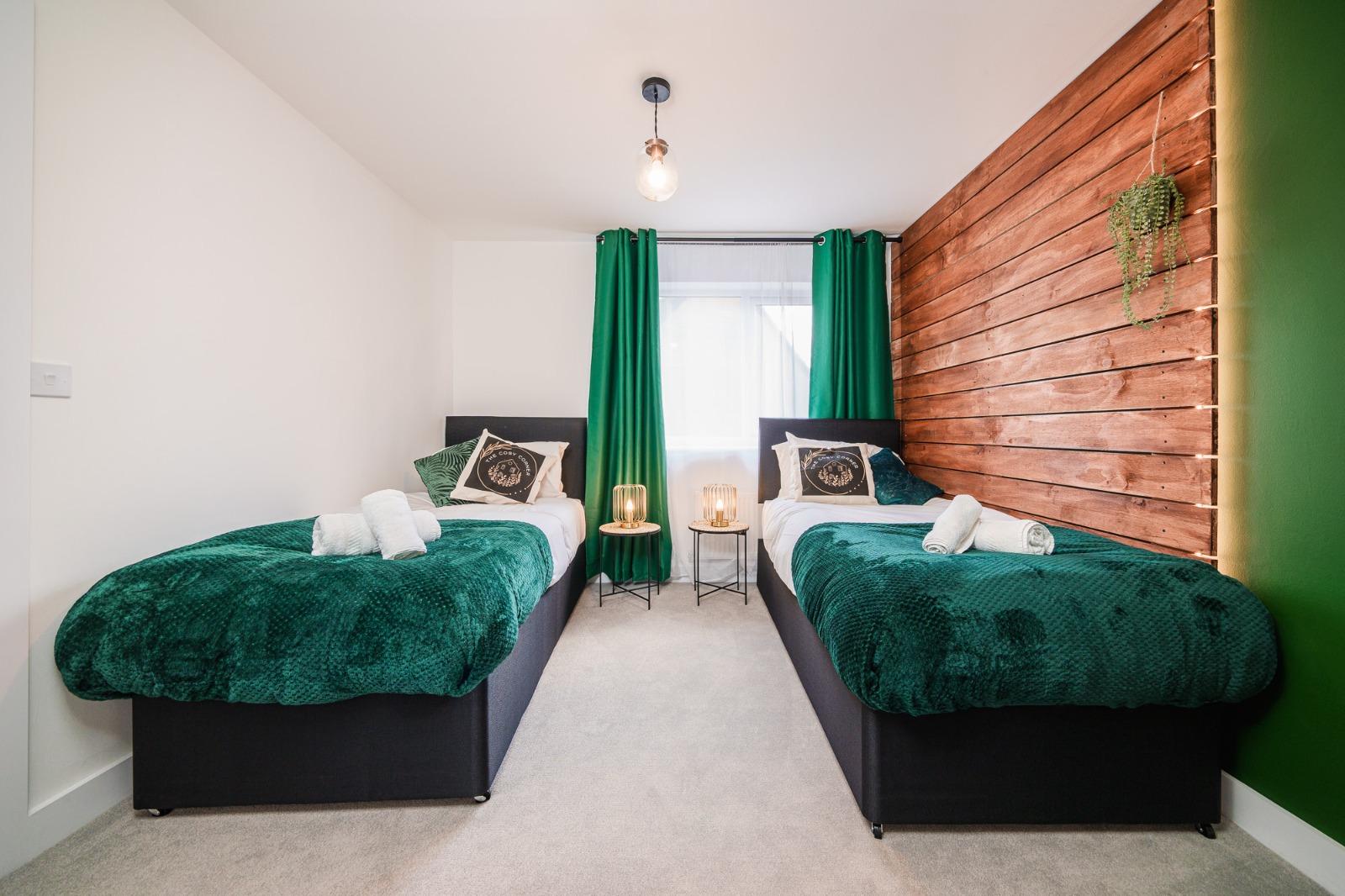 3 Bedrooms, Parking, Trafford, Salford & MCRCentre2