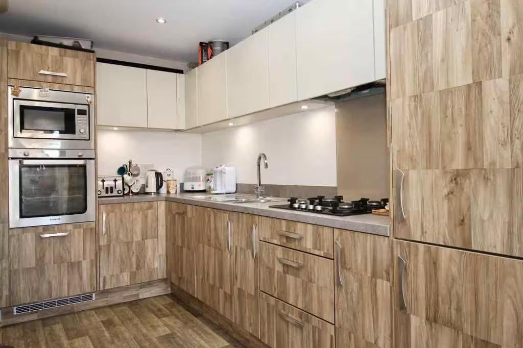 2BR By Comfy Nest Short Term Rental Corby|Parking3
