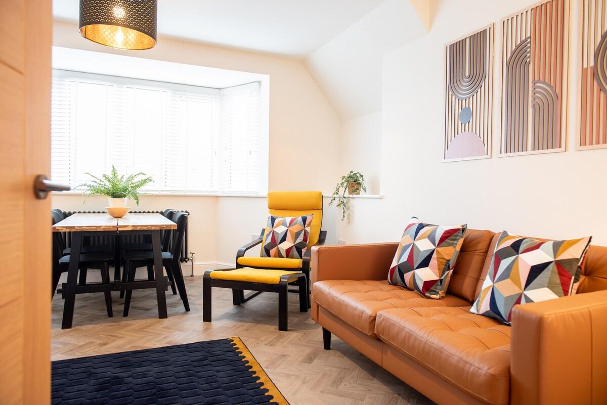 Modern 2BR Apt • Fast WiFi-Superking Bed - Parking6