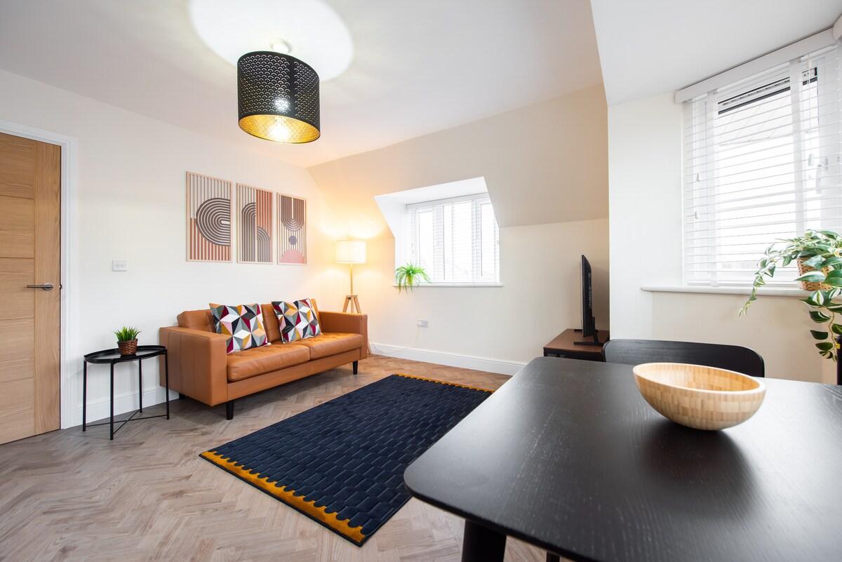 Harwich Apt: Gig-Speed WiFi & Parking2