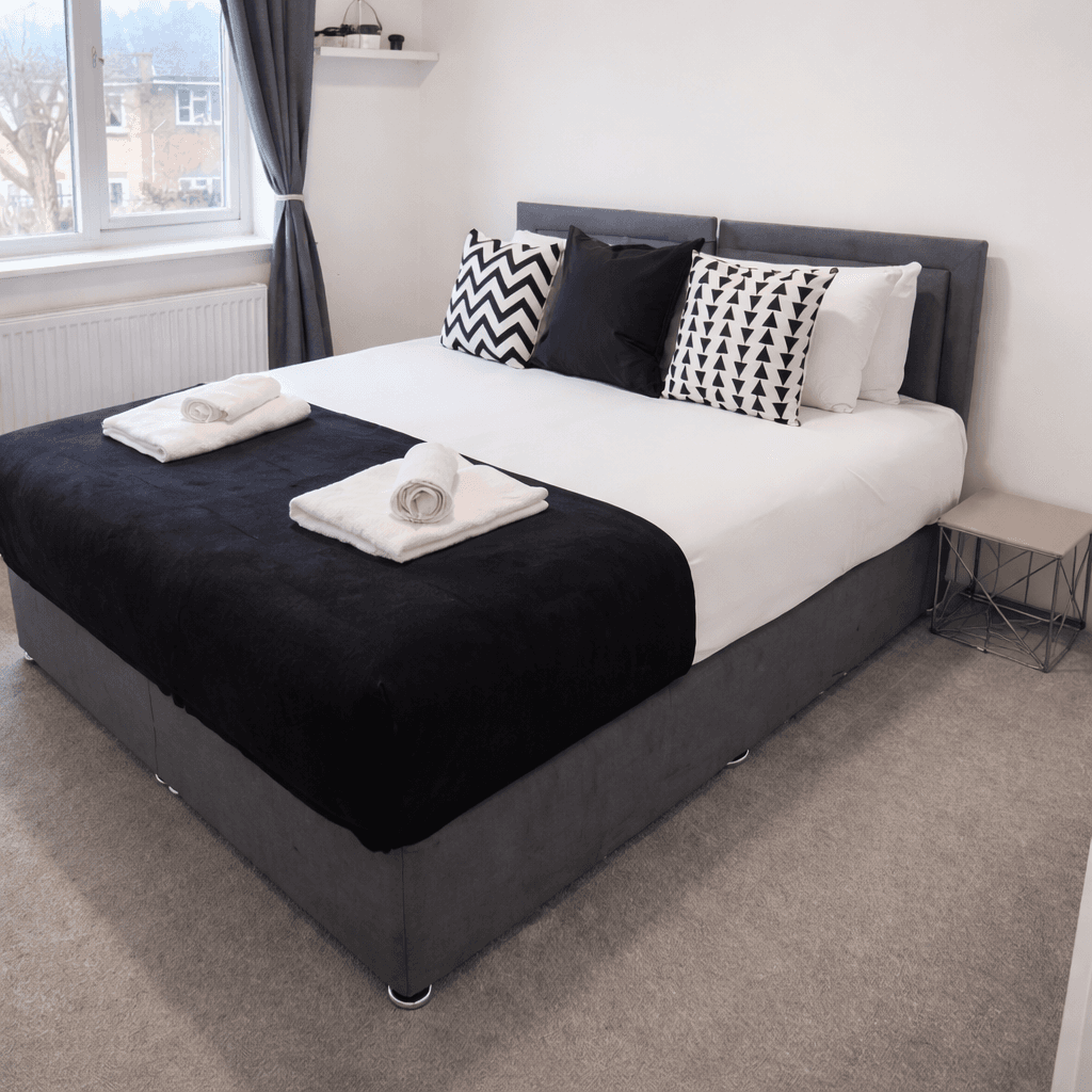 Comfy 3 BD NR Wimbledon with drive and garden6