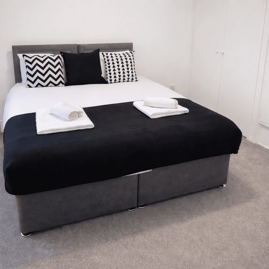 Comfy 3 BD NR Wimbledon with drive and garden5
