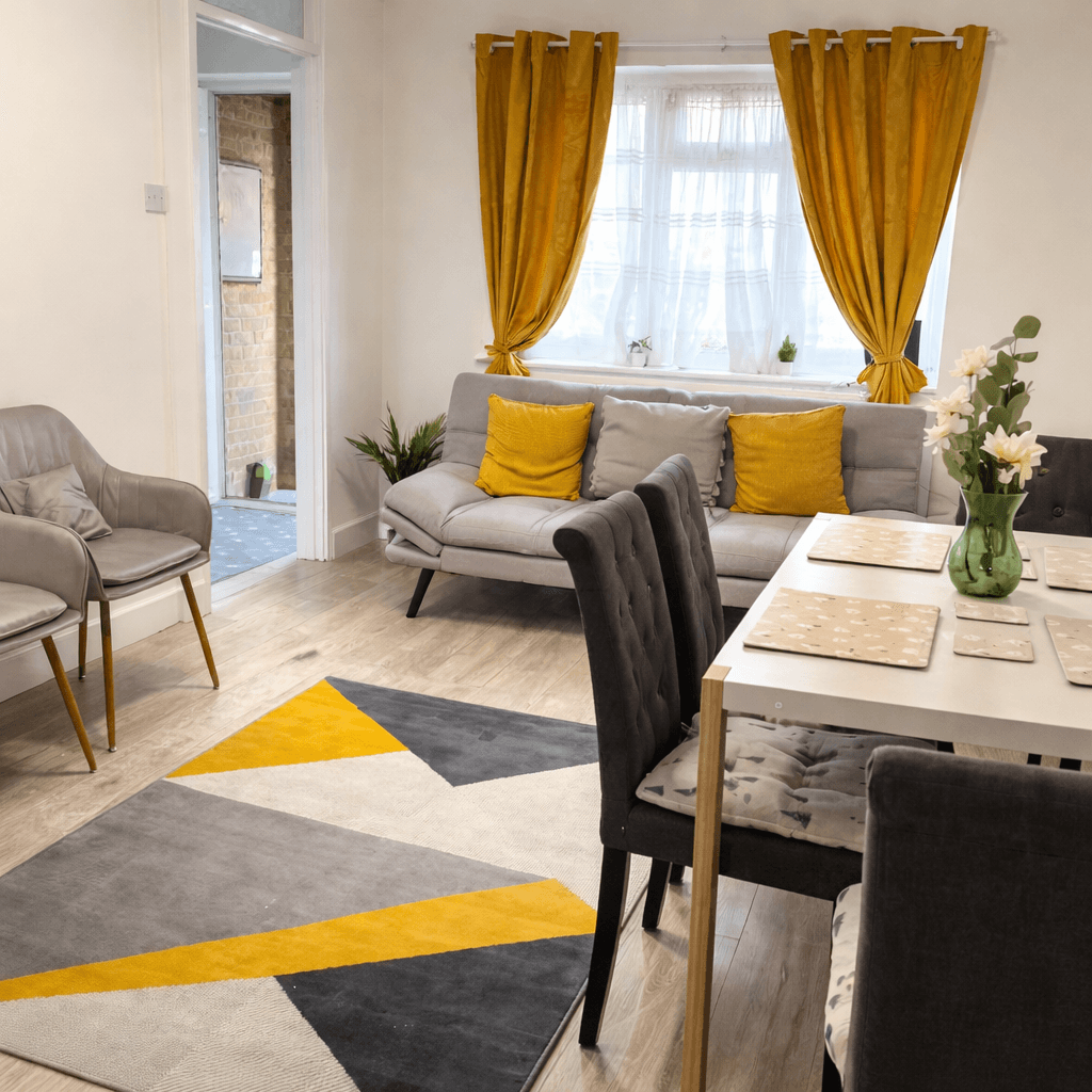 Comfy 3 BD NR Wimbledon with drive and garden1