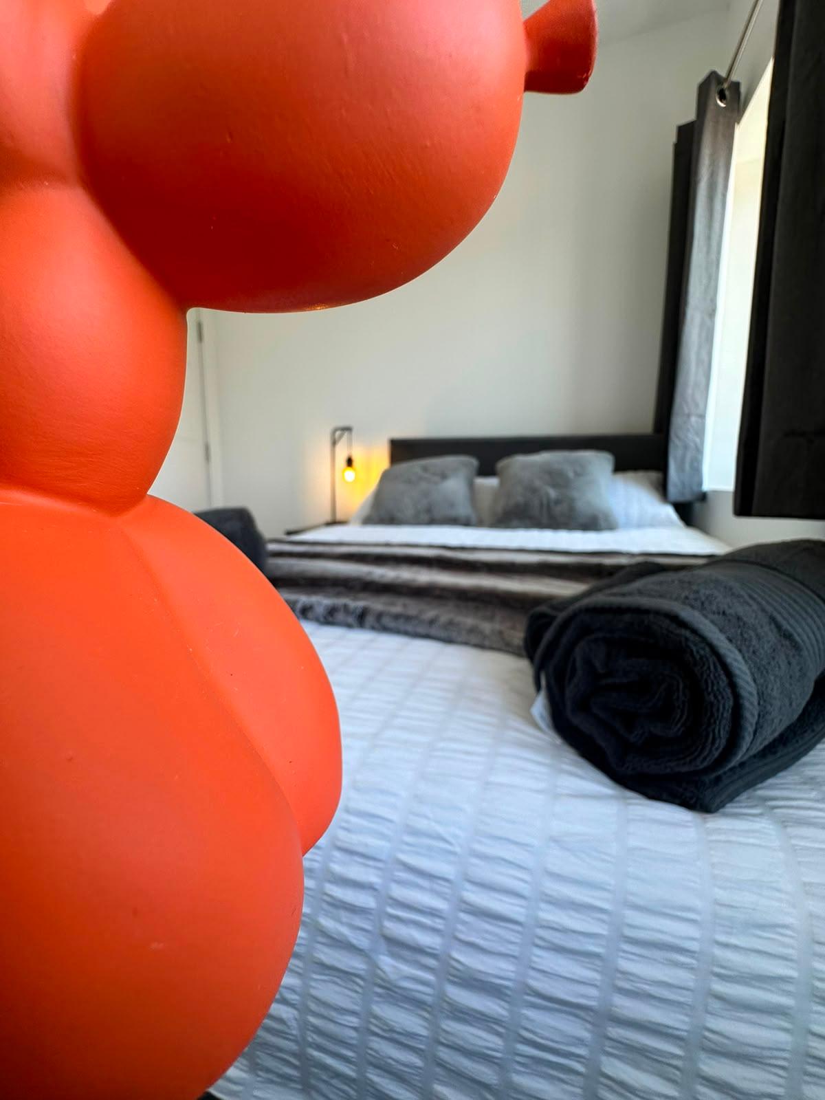Victoria Dock Apartment 2 Bed Sleeps 44