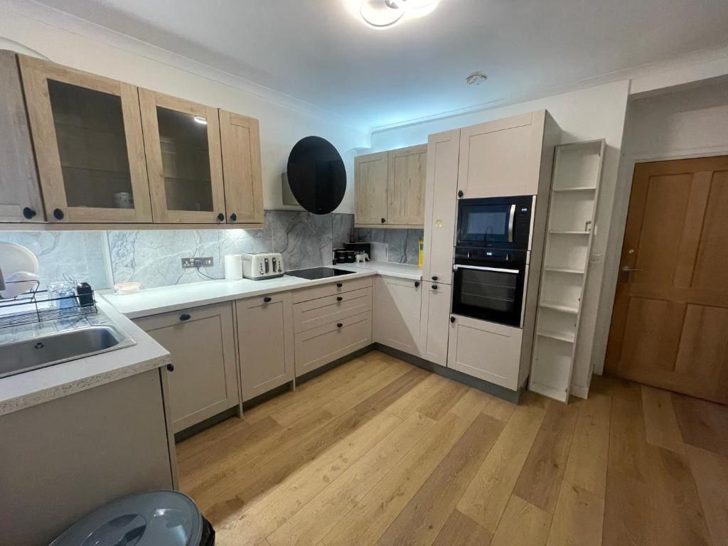 Comfortable Room Minutes From Station1