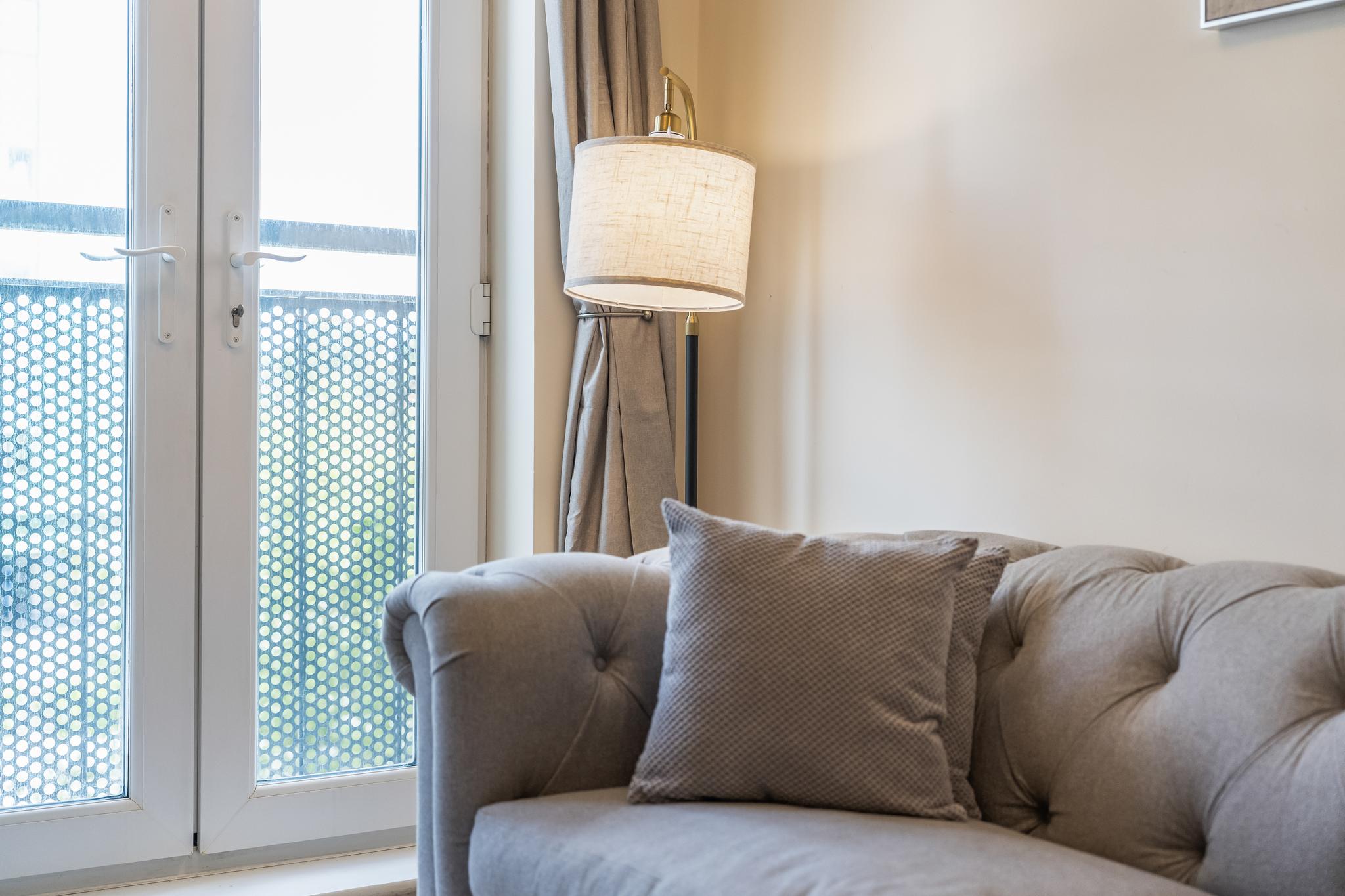 Bright 1-Bed | Lift Access, Sleeps 4, Free Parking5