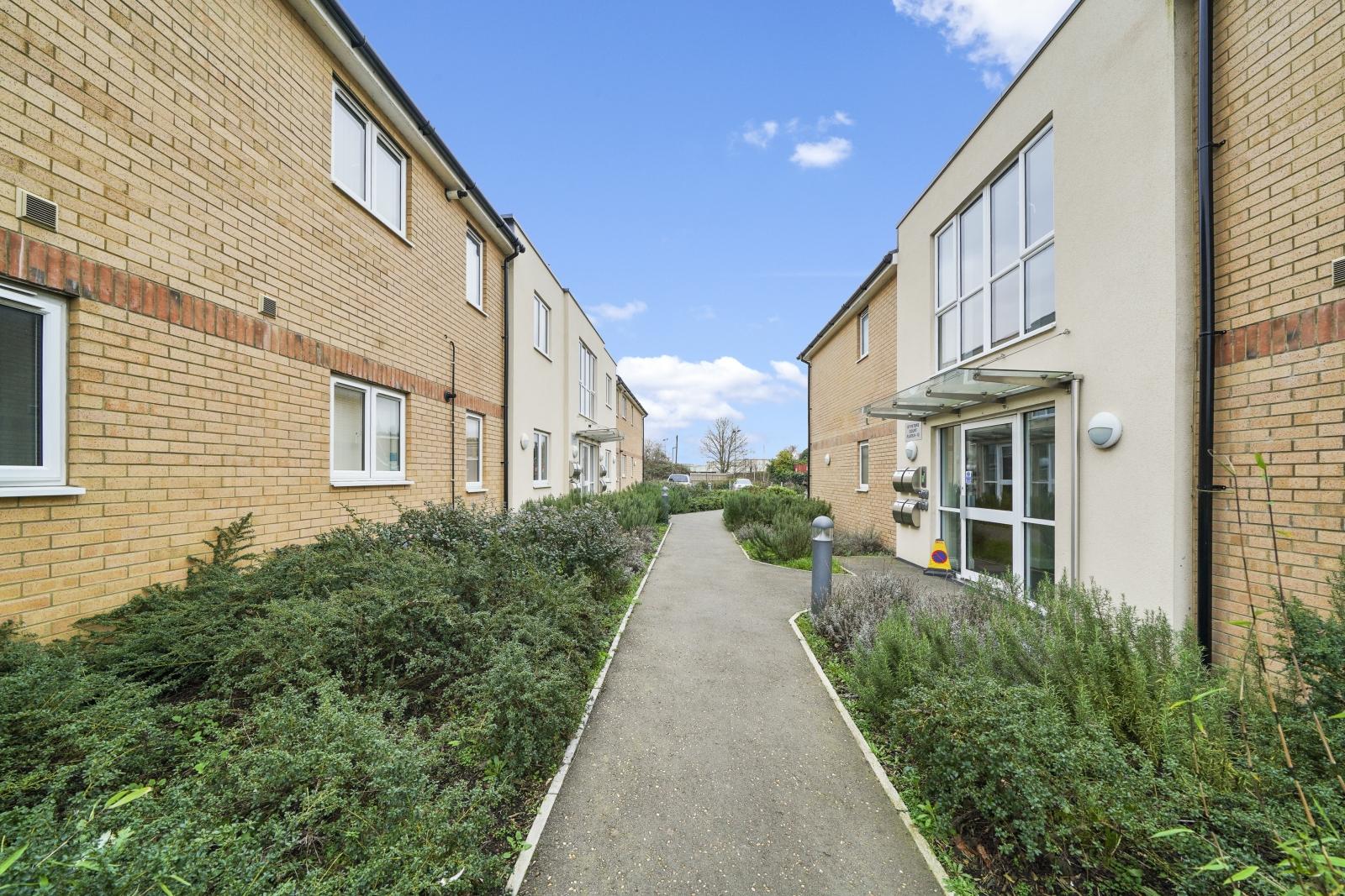 Heathrow Living 2BDR 2BA Apt by 360 Stays - Apt 112